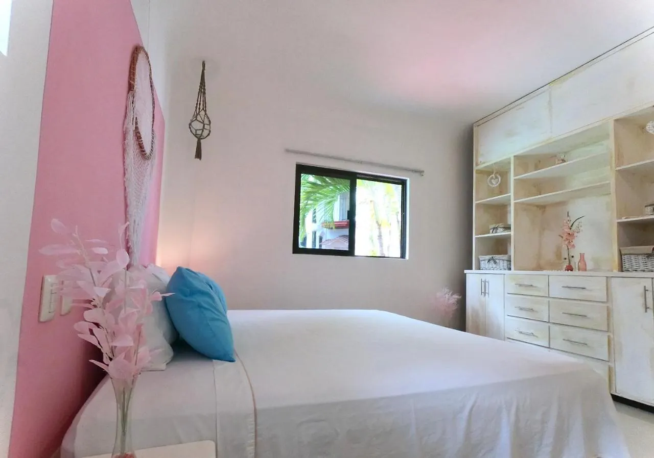 プレヤデルカーメン Amaranta Bed & Breakfast